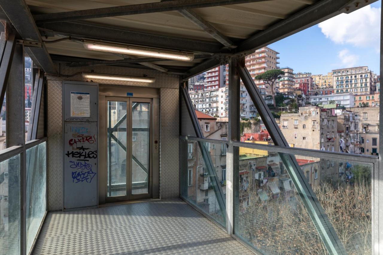 Apartment With Sea View With 2 Lifts Above Montesanto! نابولي المظهر الخارجي الصورة