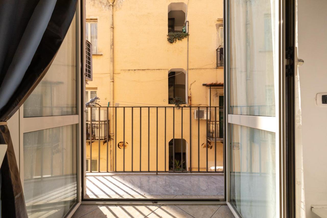 Apartment With Sea View With 2 Lifts Above Montesanto! نابولي المظهر الخارجي الصورة